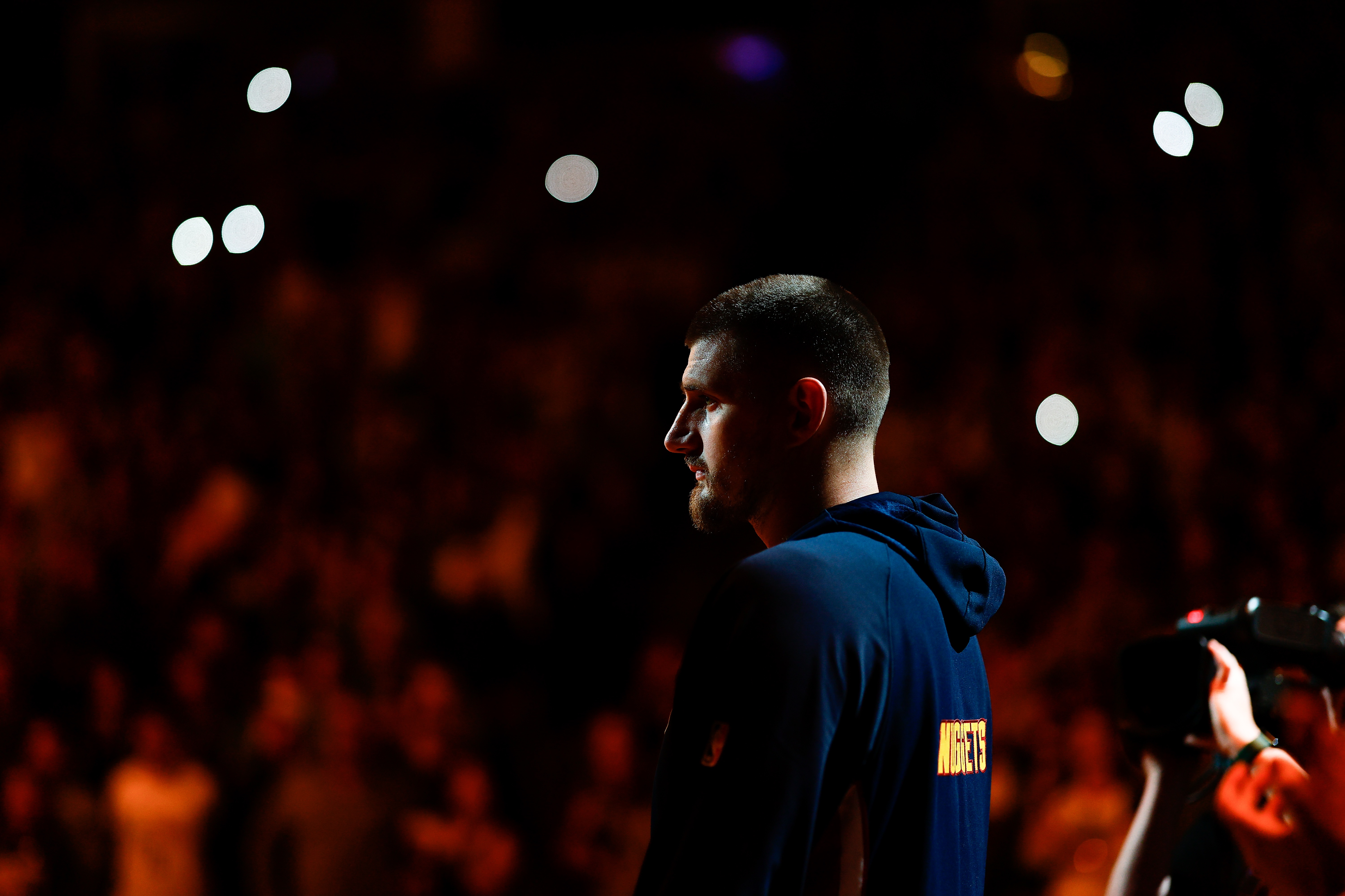 世界杯直播入口-6场仅需送出12次助攻~约基奇将成首位连续两个赛季场均三双的中锋